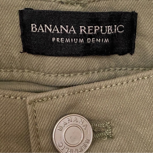 Banana Republic Woman's Size 28 Sage Green Girlfriend High Rise Jeans - Picture 3 of 4